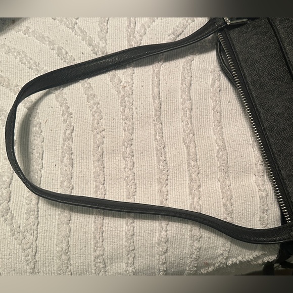 Black logo Michael Kors saffiano shoulder bag - Picture 9 of 12